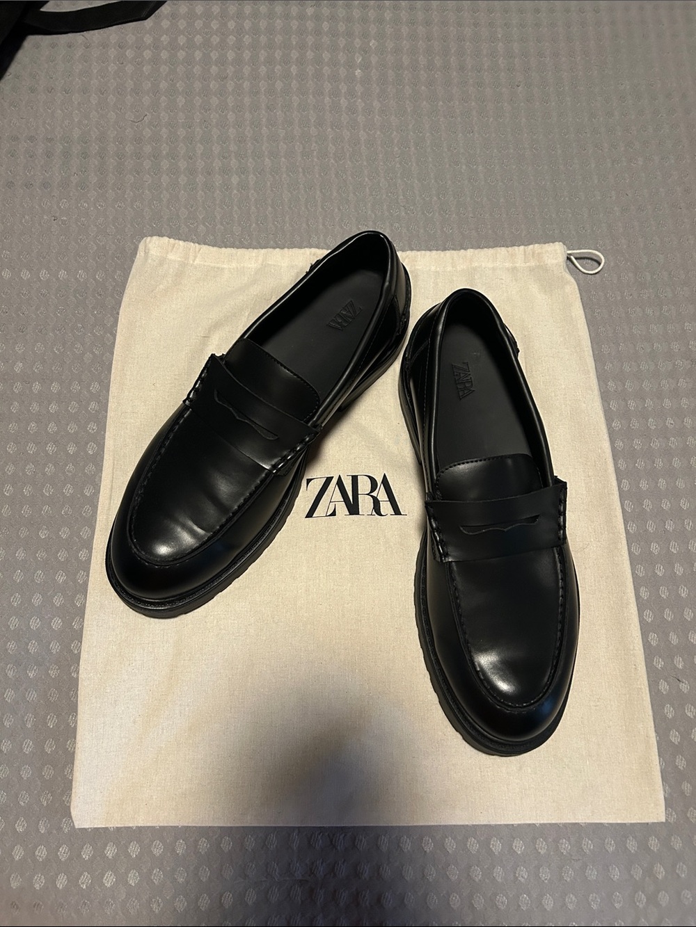ZARA Men’s Black Leather Loafers